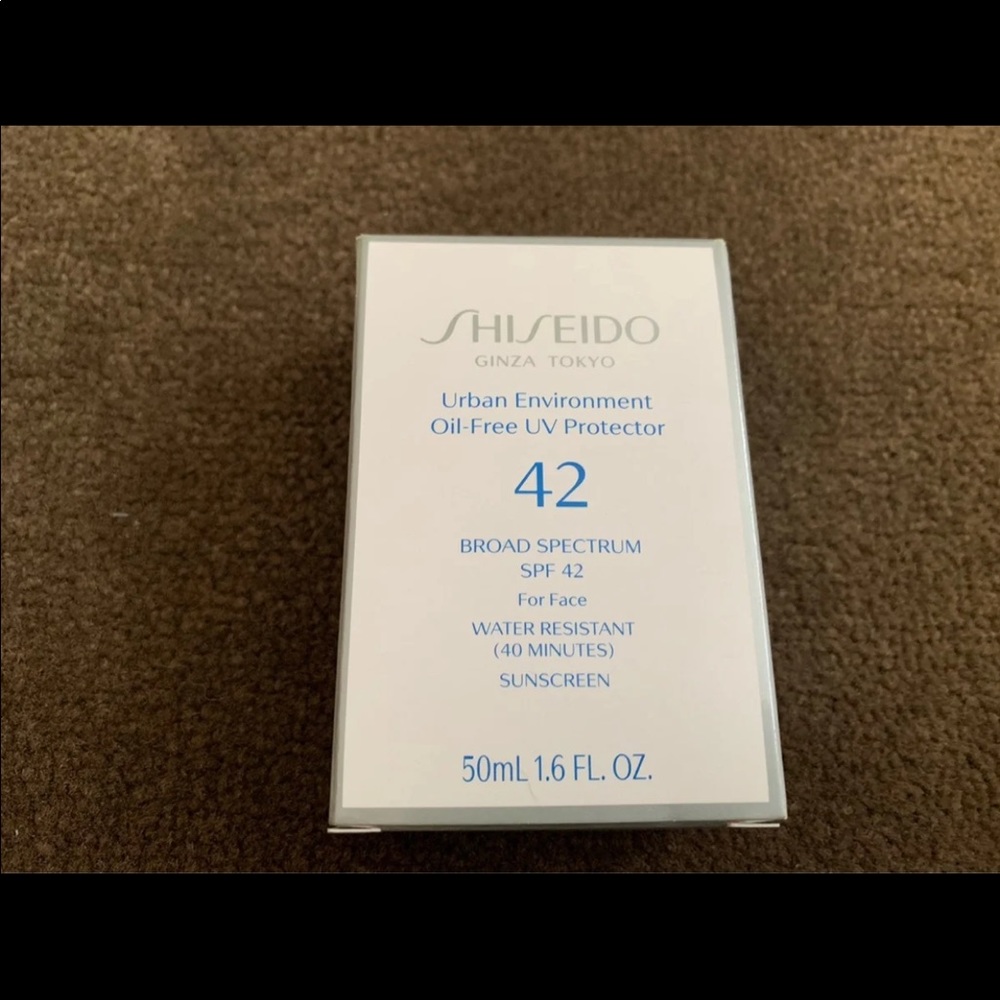 Urban environment oil-free UV protector sunscreen 
Broad spectrum, SPF 42, 50ml